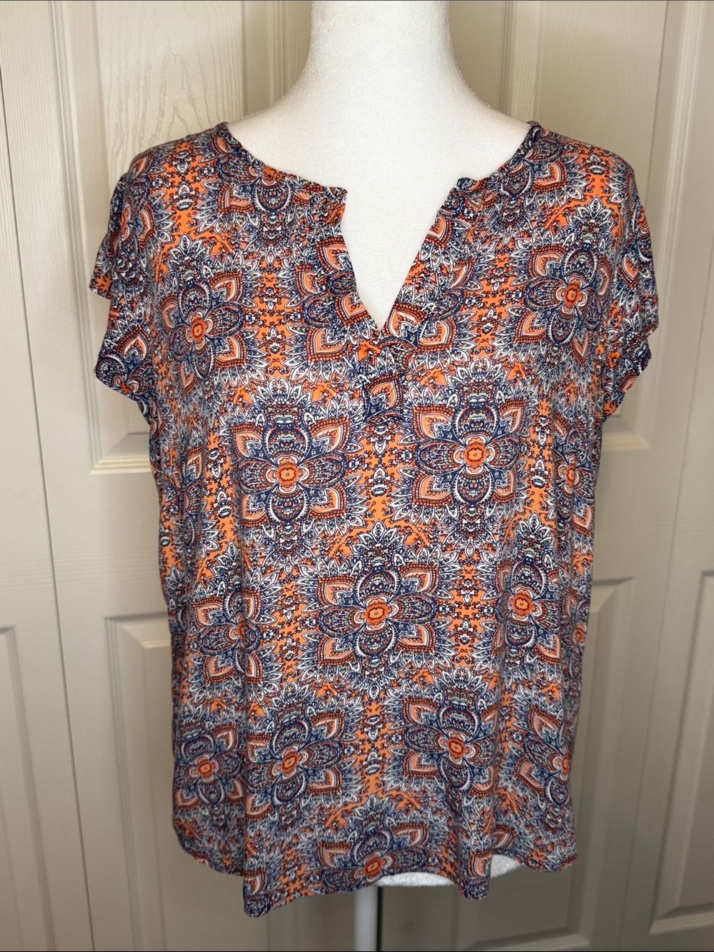 Lucy & Laurel Orange and Navy Floral Print Split V-Neck Blouse